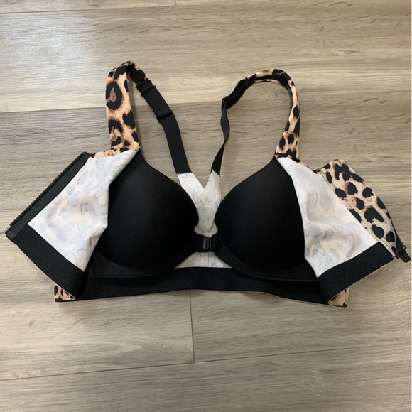 Victoria Secret Incredible Knockout Ultra Max Leopard Print Sports Bra 2-in-1 - Picture 2 of 5